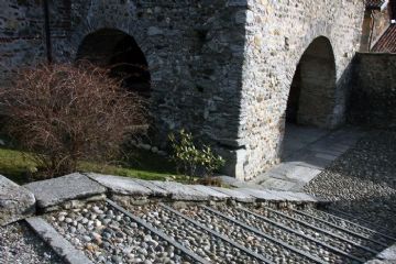 Accesso al nartece (foto di Alessandro Vecchi - 2012)